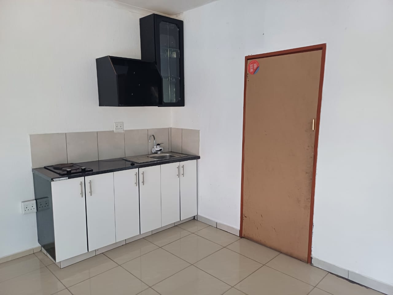 Room image 3