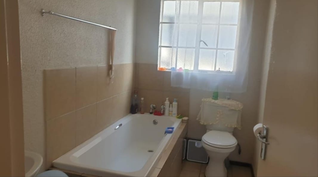 Room image 2